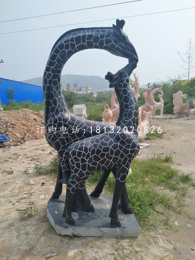 親嘴鹿石雕，青石動(dòng)物雕塑