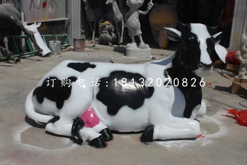 臥著的奶牛雕塑，玻璃鋼動(dòng)物雕塑 (1)