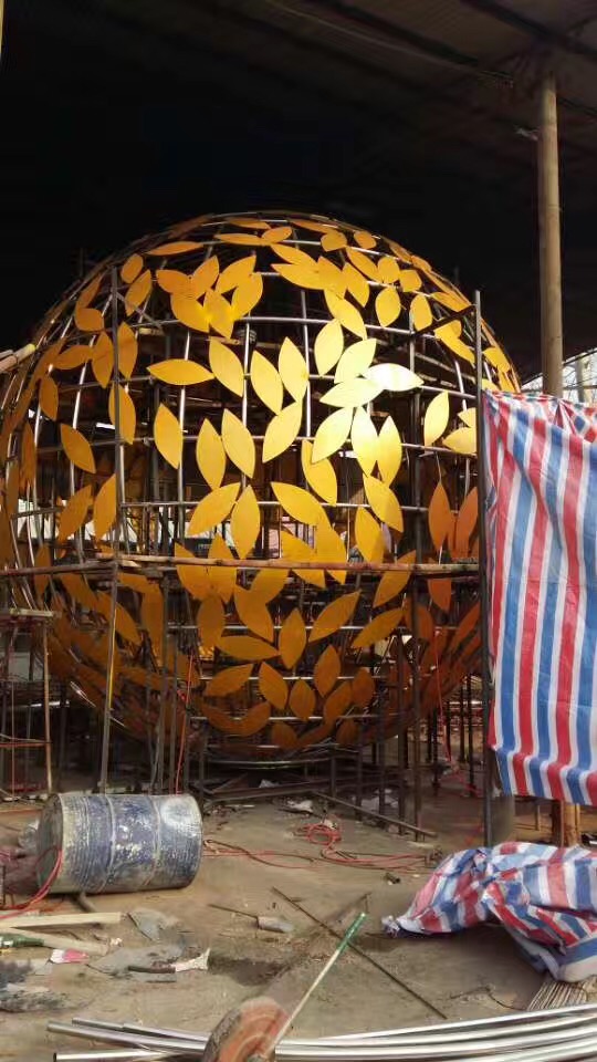 不銹鋼樹葉鏤空球雕塑，景觀不銹鋼雕塑