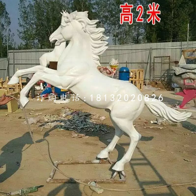 白色立馬雕塑，玻璃鋼動物雕塑