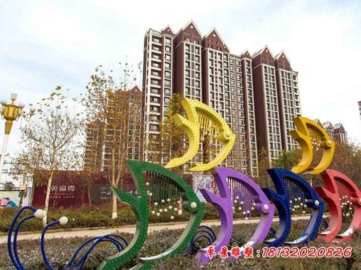 不銹鋼抽象魚群雕塑，小區(qū)公園景觀雕塑
