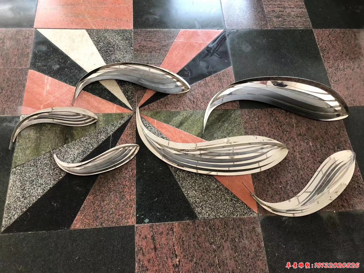 抽象魚(yú)不銹鋼雕塑