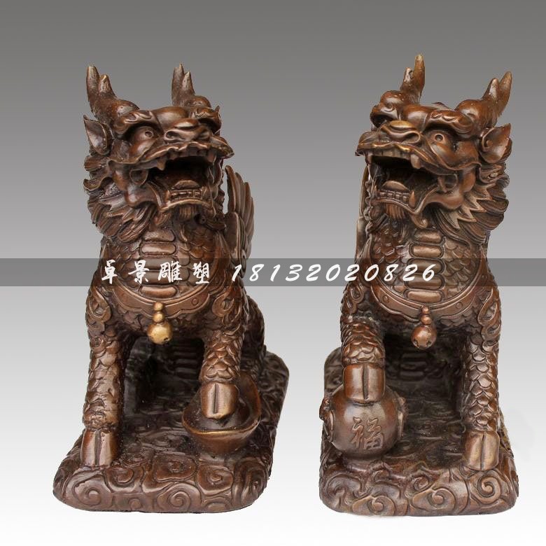 腳踩錢(qián)幣的麒麟銅雕，銅雕神獸